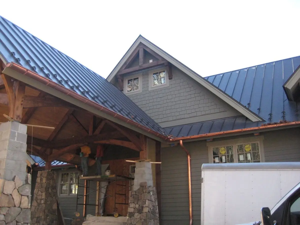 Craftsman Roofing team delivering quality roofing work in Davisville